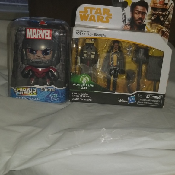 Two set of star warships and a marvel might muggs - Picture 2 of 7